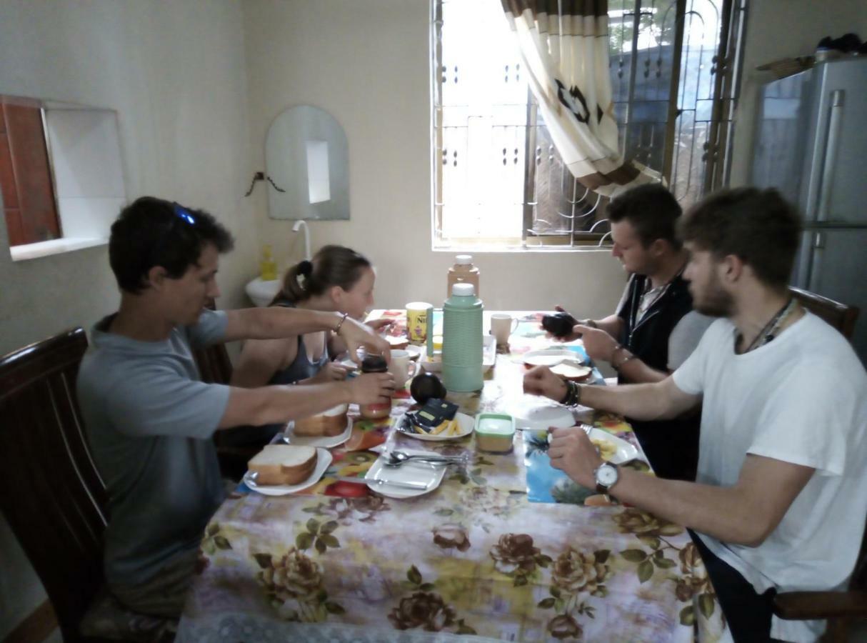 Jj & Je Family House Hostel Νταρ ες Σαλάμ Εξωτερικό φωτογραφία